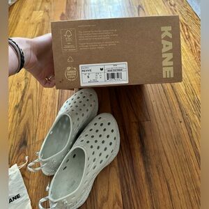 Brand new Kane’s shoes, size 7 women’s white